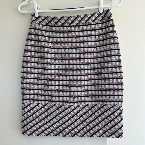 Banana Republic Petite Pencil Skirt - Picture 2 of 6